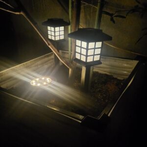 Đèn LED cắm sân vườn năng lượng mặt trời